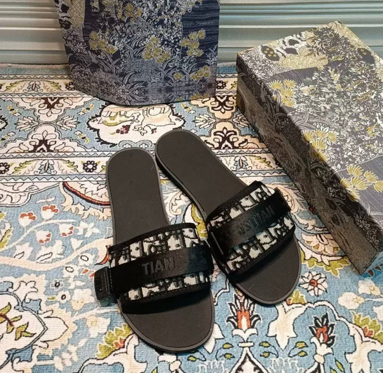 CD STRAP SANDALS