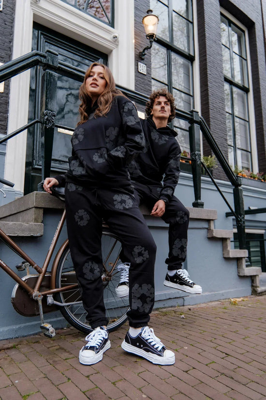 DT THE COTTON WREATH HOODIE BLACK MONOCHROME