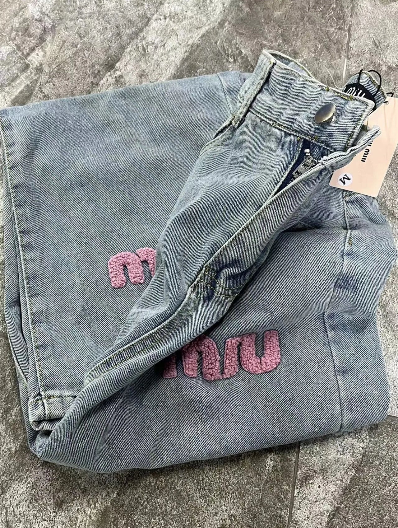 MIU JEANS PINK LETTERS