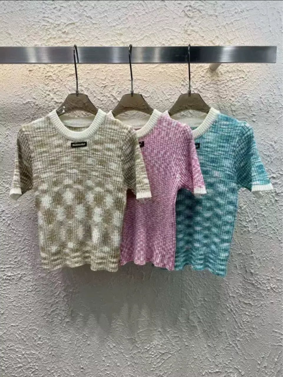 MIU  TOP 2