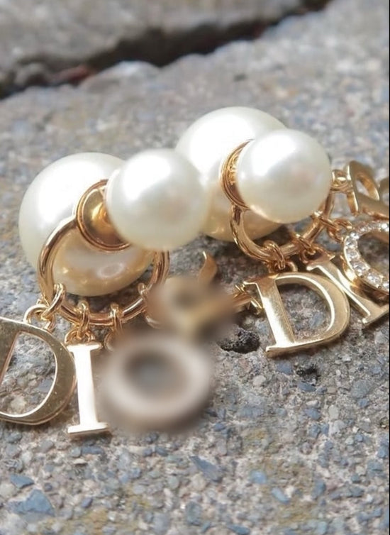 CD Letters earrings luxe