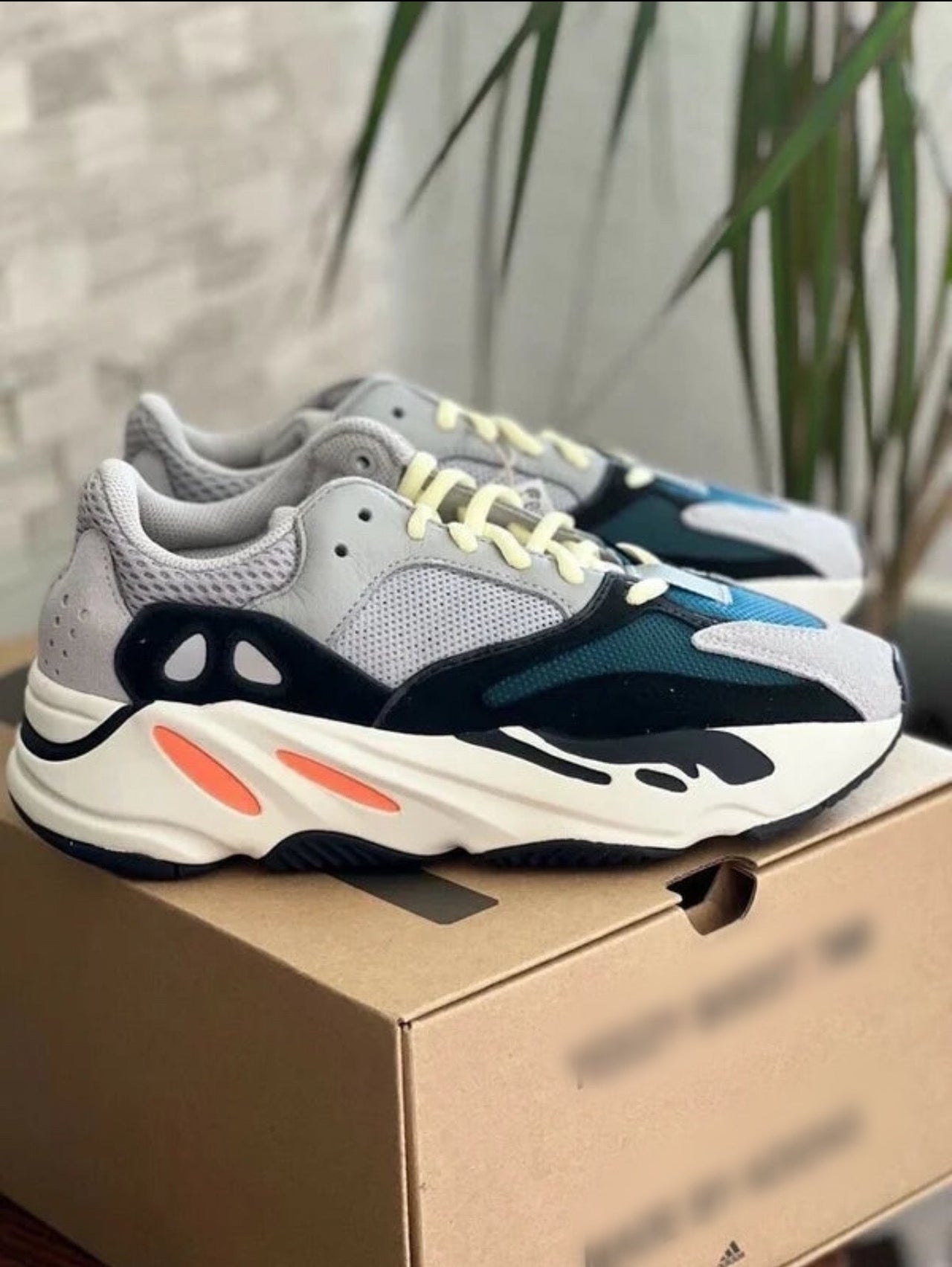 YZY Wave 700